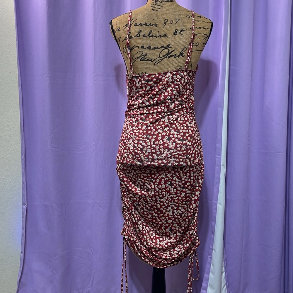 Red Floral Ruched Dress - Picture 3 of 4